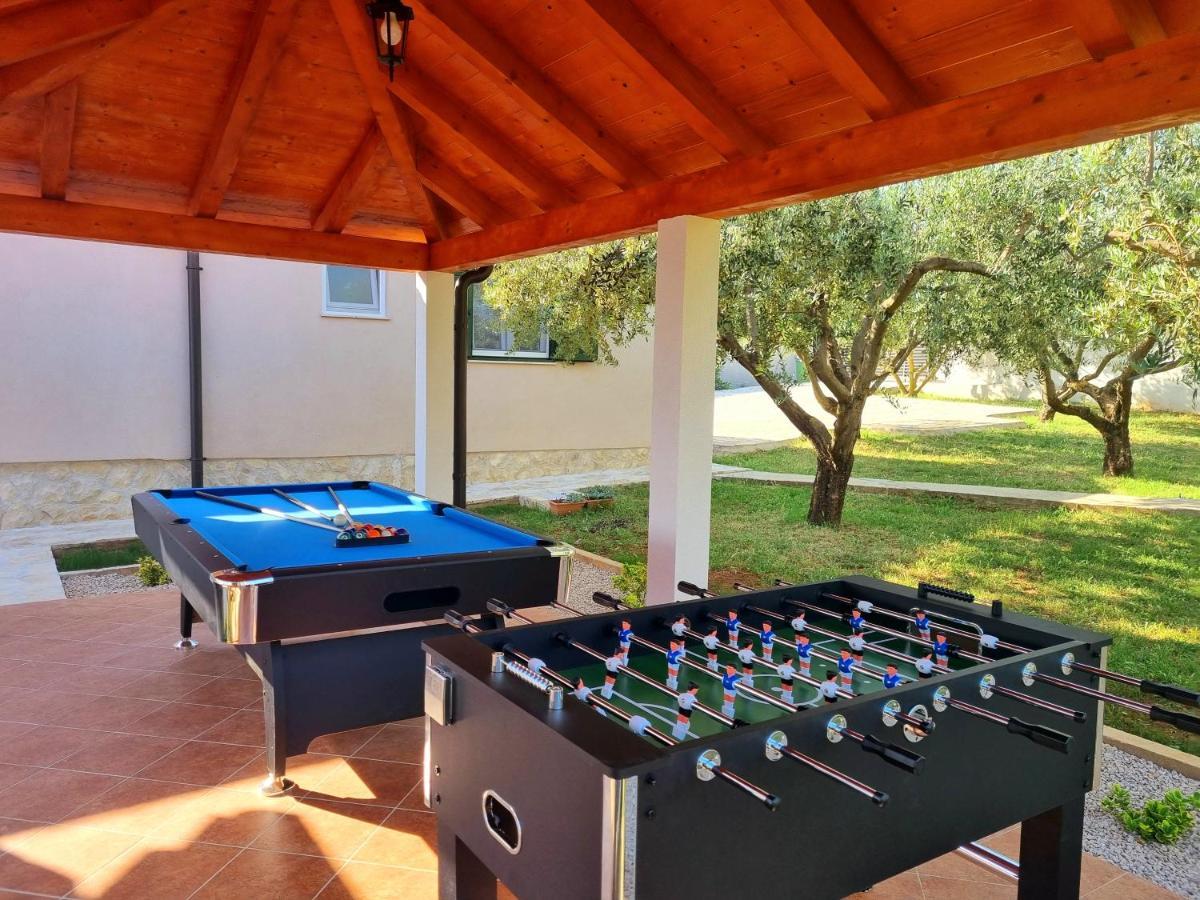 Villa Lorema-Pet Friendly On 5000 Sqm Garden,Pool, Jacuzzi, Billiard&Ps5 Sveti Filip i Jakov Zewnętrze zdjęcie